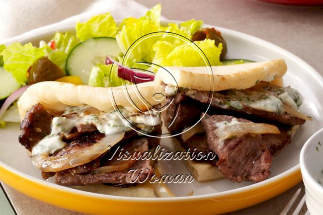 Beef Pitas with Yogurt Sauce