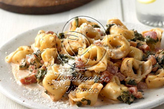 Tortellini with Tomato Spinach Cream Sauce