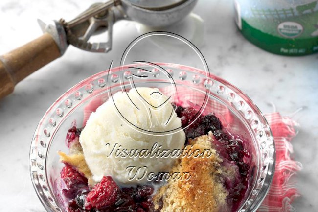 Slow Cooker Berry Cobbler