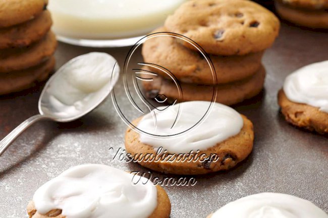 Frosted Spice Cookies