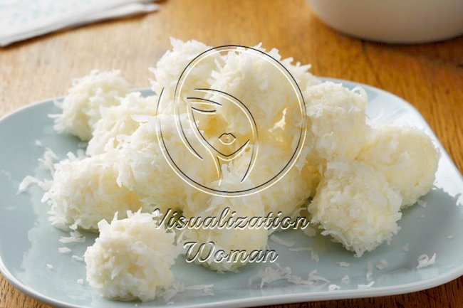 Creamy Coconut Snowballs
