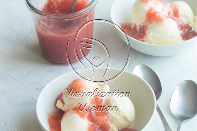 Easy Rhubarb Sauce