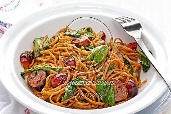 Balsamic Roasted Sausage and Grapes with Linguine