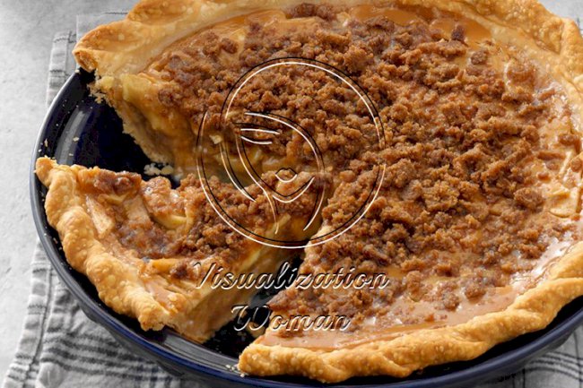Caramel Crunch Apple Pie