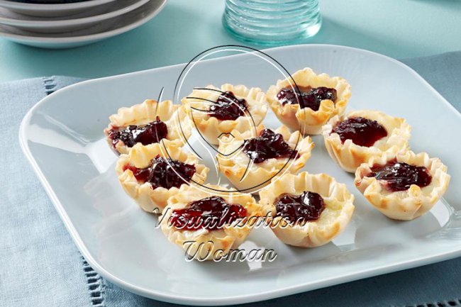 Brie Phyllo Cups