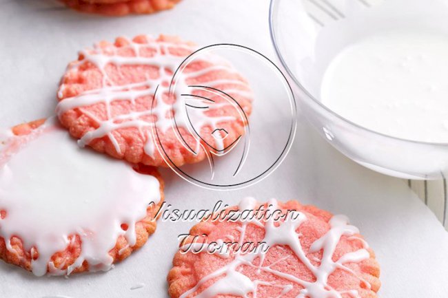 Glazed Strawberry Cookies