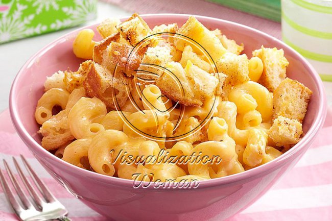 Macaroni and Cheese with Garlic Bread Cubes