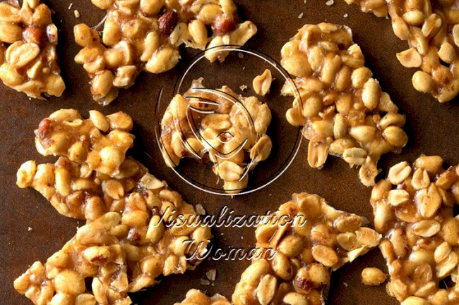 Cinnamon Peanut Brittle