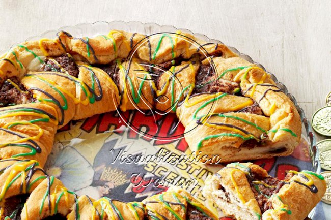King Cake with Cream Cheese Filling