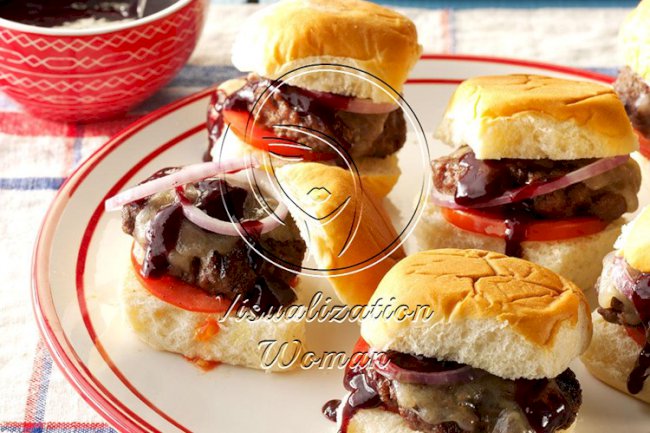 Sliders with Spicy Berry Sauce