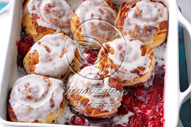 Cinnamon Cherry Cobbler