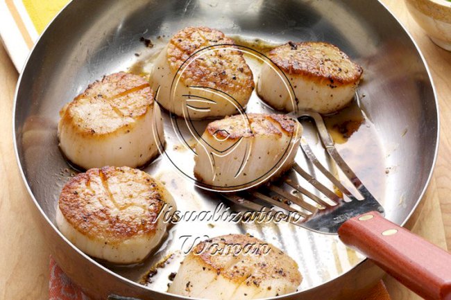 Seared Scallops with Citrus Herb Sauce