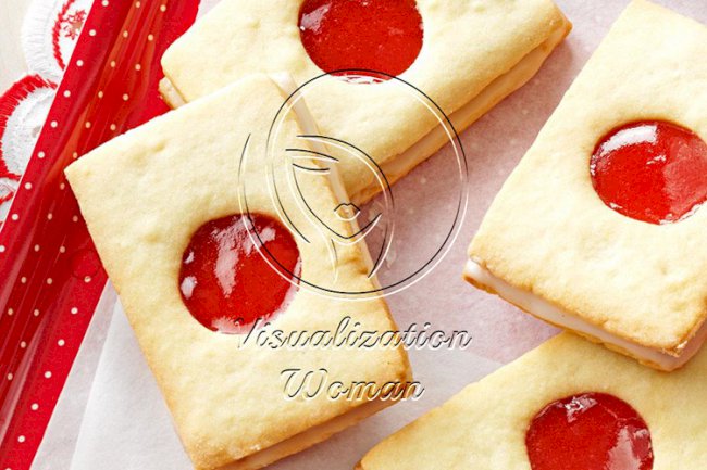 Strawberry Sandwich Cookies