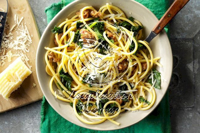 Bucatini with Sausage & Kale