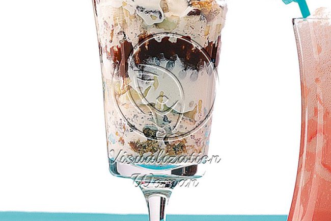 Banana Split Cookie Trifles
