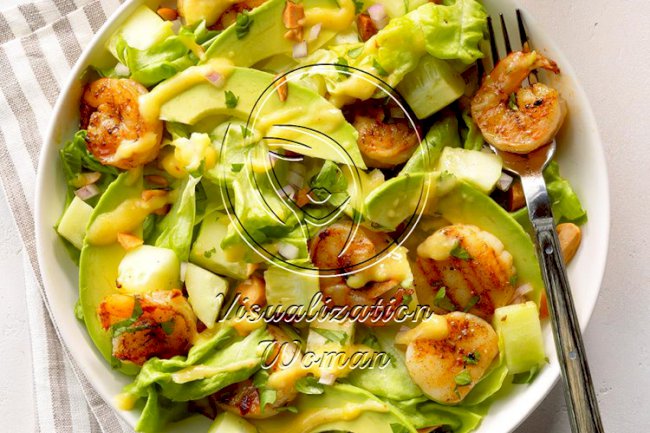 Shrimp ‘n’ Scallops Tropical Salad