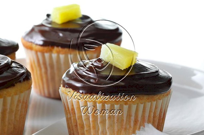 Pineapple Marzipan Cupcakes
