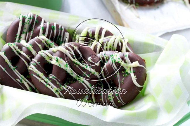 Mocha Cookie Pretzels