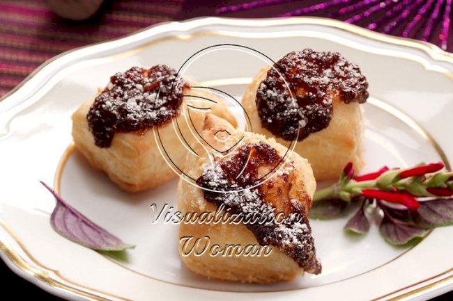 Onion Tarts with Balsamic Onion Jam