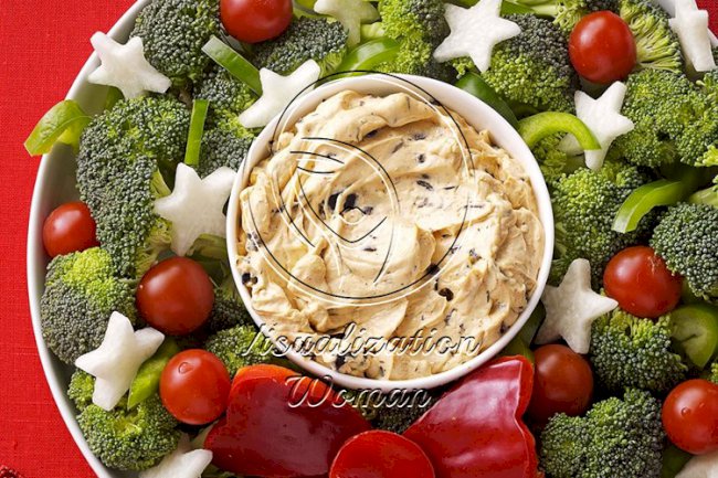 Vegetable Wreath with Dip
