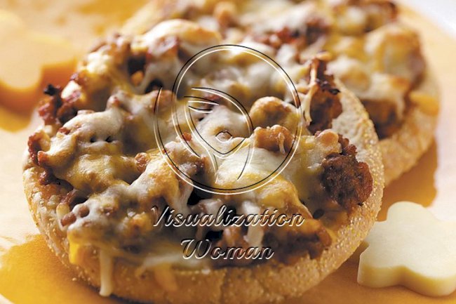 Cheesy Pizza English Muffins