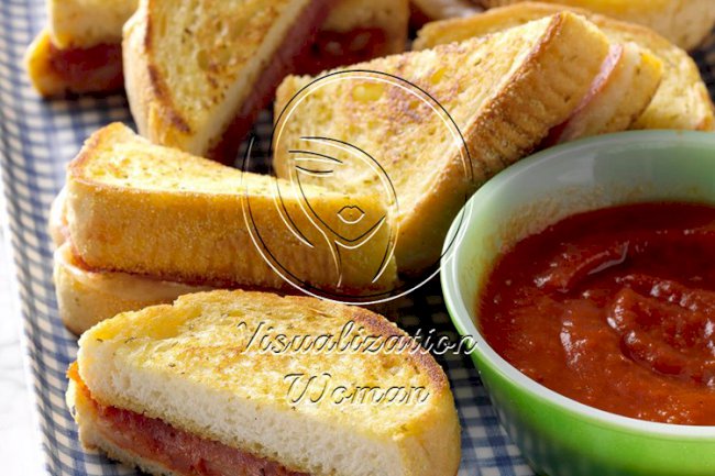 Garlic Bread Pizza Sandwiches