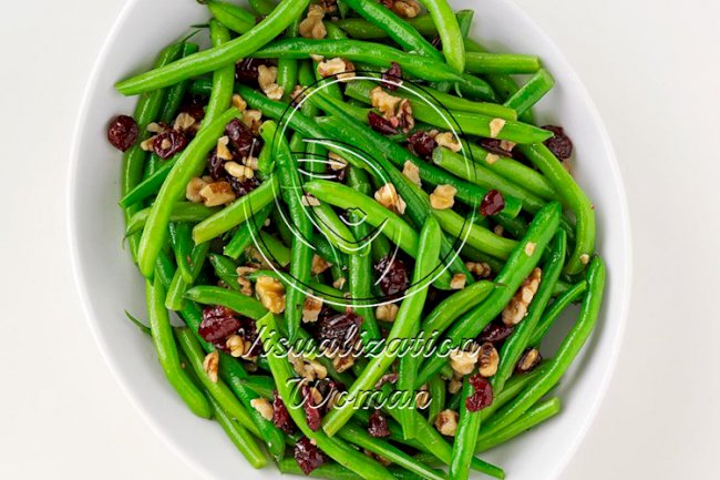 Green Bean and Walnut Salad