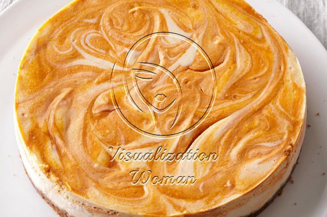 Spiced Pumpkin-Swirl Cheesecake