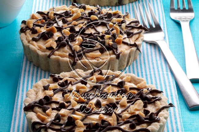 Chocolate Peanut Butter Mousse Tarts