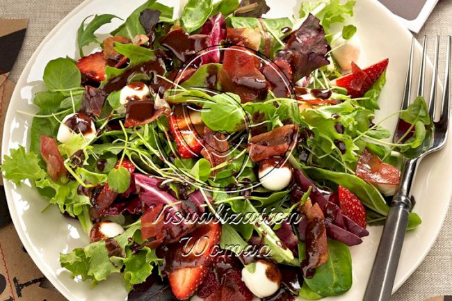 Mozzarella Strawberry Salad with Chocolate Vinaigrette