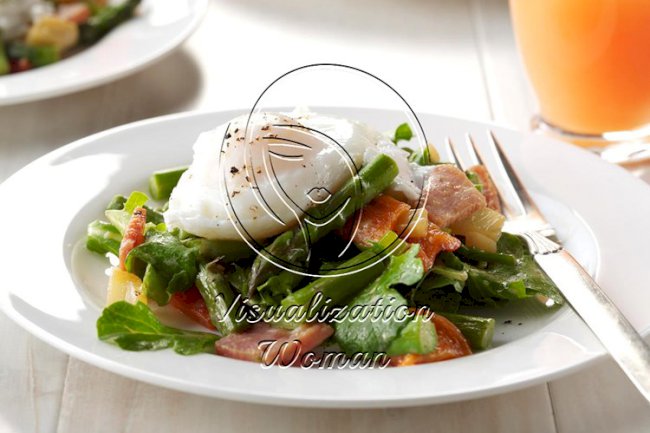 Twisted Eggs Benedict Salad