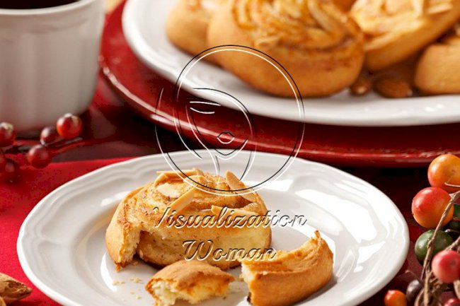 Almond-Filled Breakfast Rolls