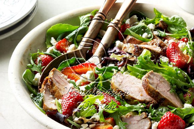 Pork and Balsamic Strawberry Salad