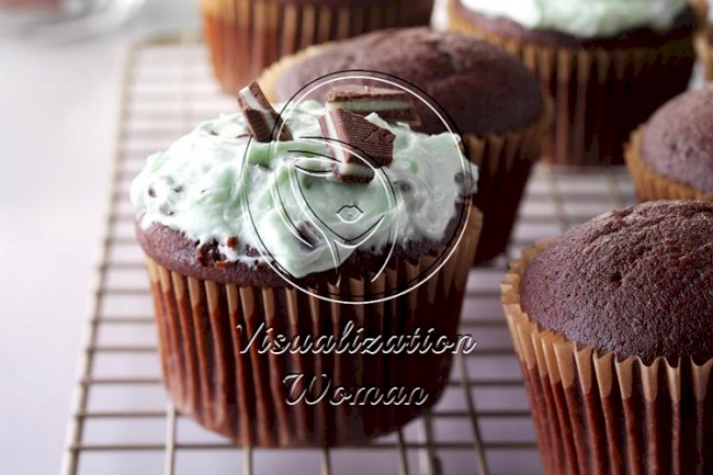 Nana’s Chocolate Cupcakes with Mint Frosting