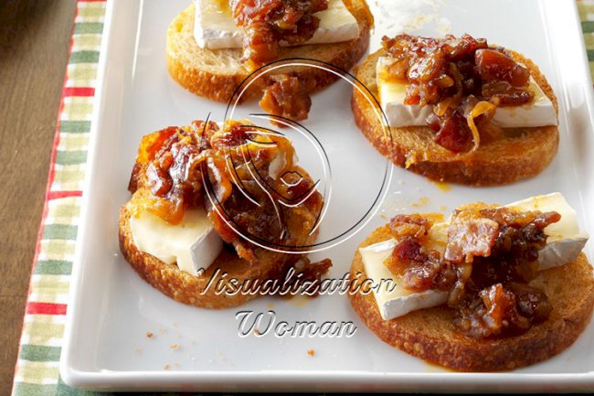 Brie Appetizers with Bacon-Plum Jam