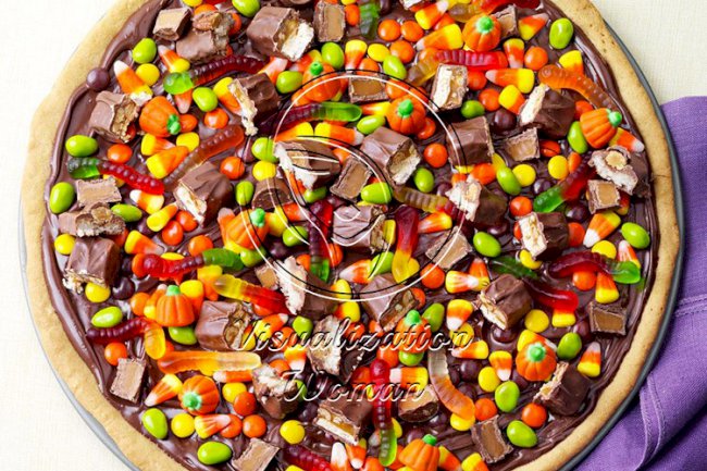 Trick-or-Treat Pizza