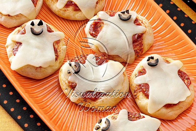Kid-Size Ghost Pizzas