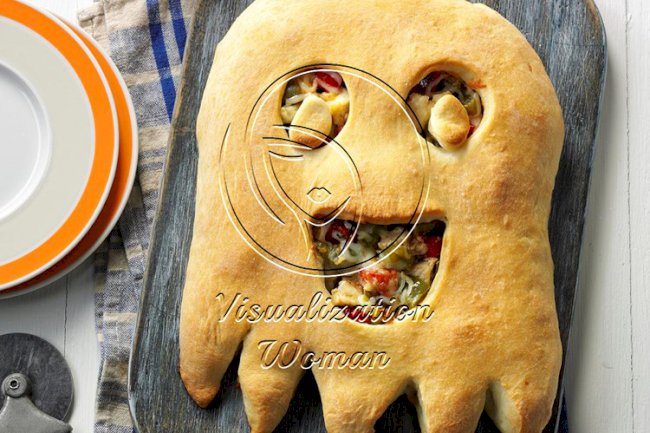 Ghostly Chicken & Pepper Pizza