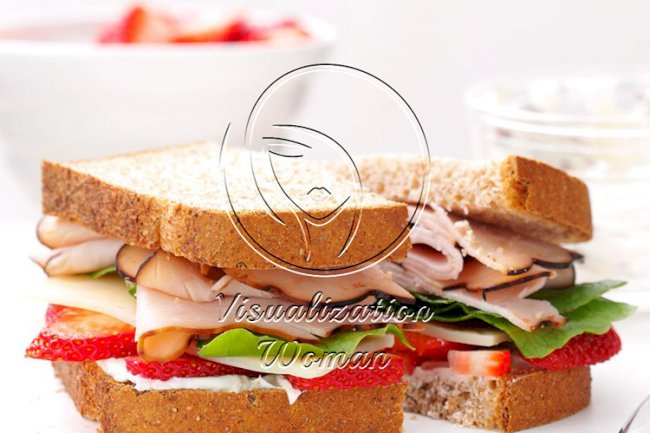 Berry Turkey Sandwich