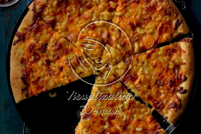 Amazing Mac & Cheese Pizza