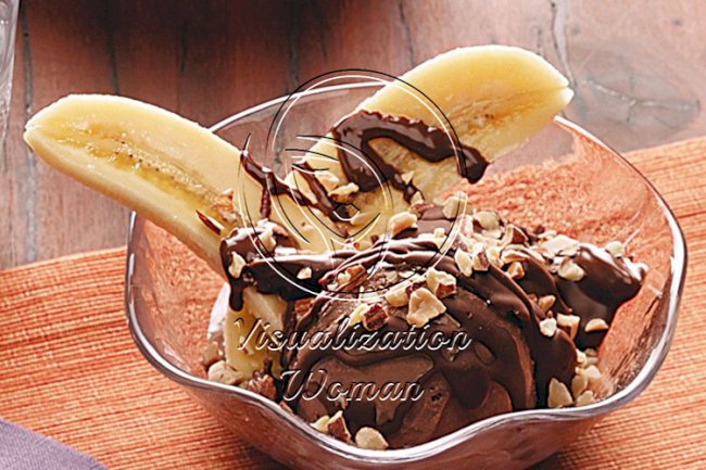 Chocolate-Almond Banana Splits