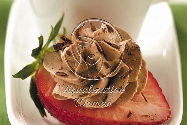 Strawberries with Chocolate Cream Filling