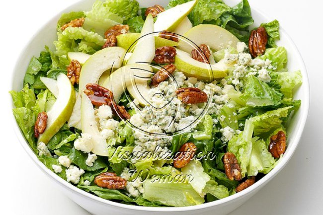 Pear & Blue Cheese Salad