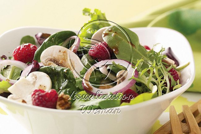 Summer Salad with Lemon Vinaigrette