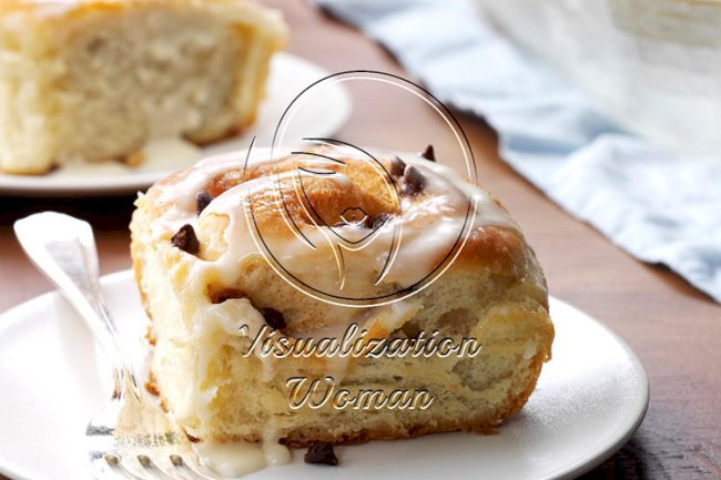 Cinnamon Chocolate Chip Rolls