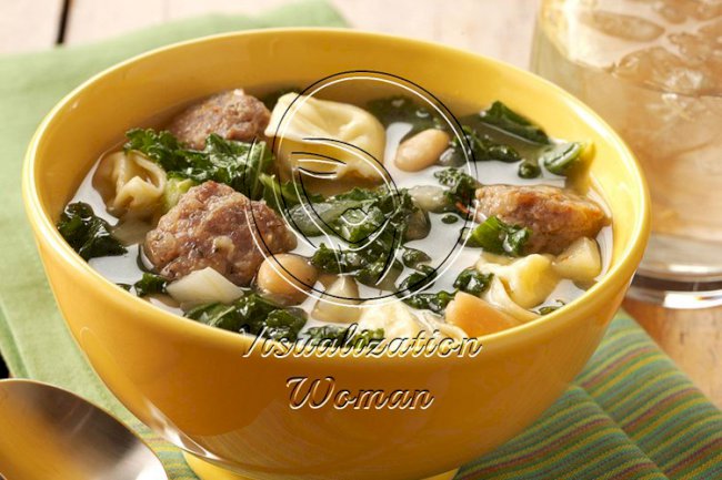 Cheese Tortellini and Kale Soup