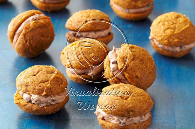 Pumpkin-Chocolate Whoopie Cookies