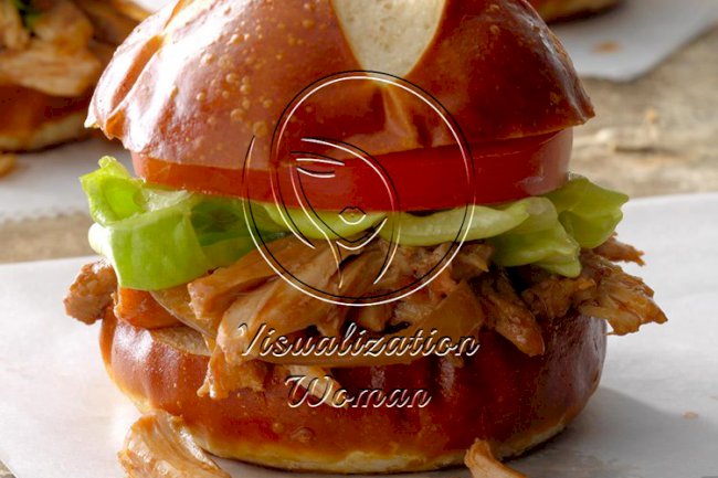 Blackberry Sriracha Chicken Sliders