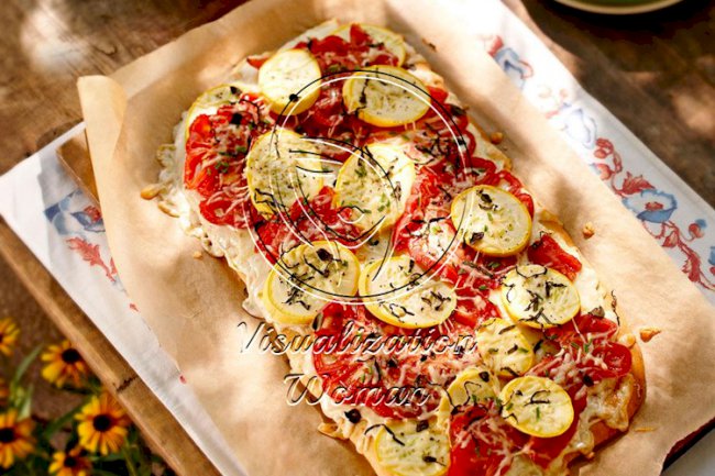 Tomato-Squash Appetizer Pizza