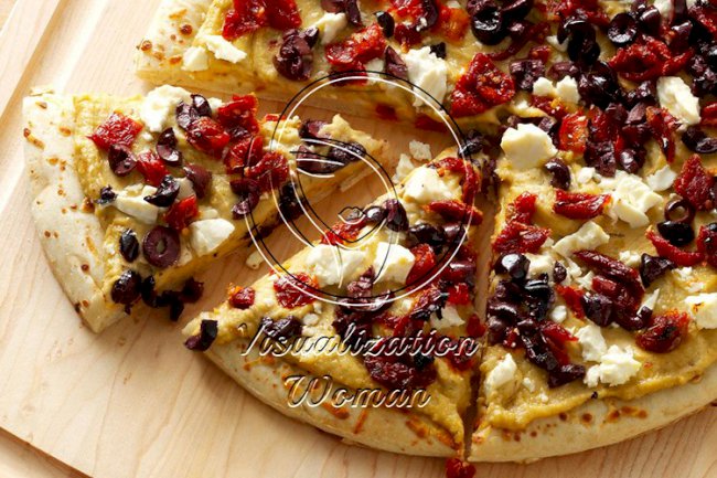 Speedy Hummus Pizza